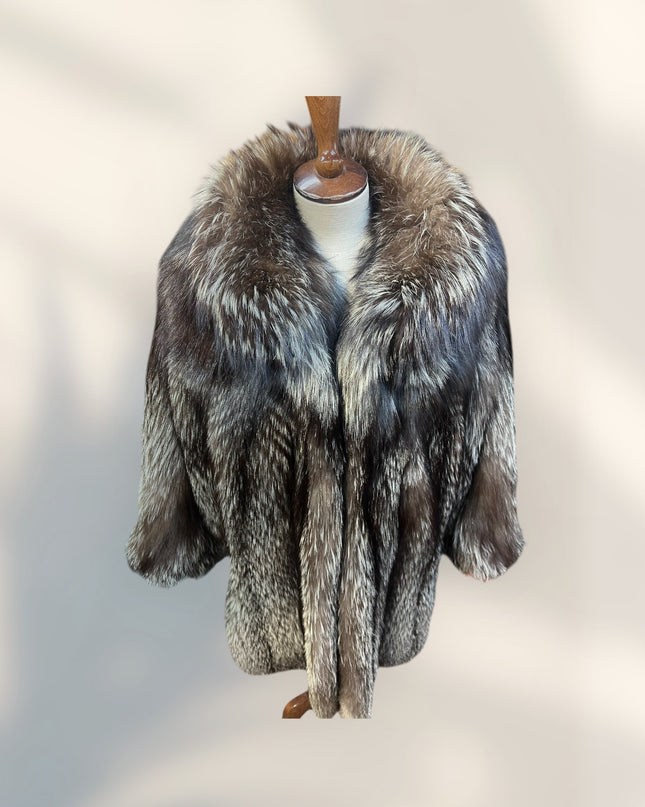 Manteau en fourrure de renard argenté come neuf