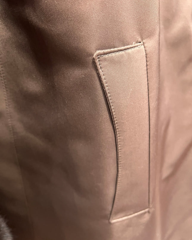 Imperméable bordo di collo e polsini in pelle di volpe tinta marrone