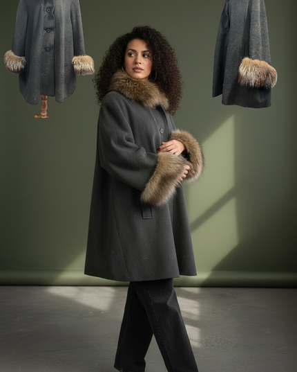 Manteau de cape bordé en fourrure de renard