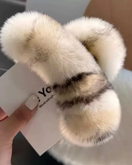 Pince à Cheveux Surdimensionnée en Fourrure de Lapin. Chaud et Doux pour Chignons Épais, Style Hiver Luxe