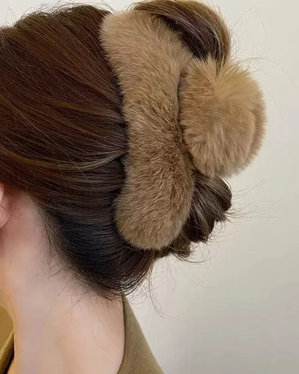 Pince à Cheveux Surdimensionnée en Fourrure de Lapin. Chaud et Doux pour Chignons Épais, Style Hiver Luxe